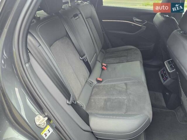 Серый Ауди E-Tron, объемом двигателя 0 л и пробегом 71 тыс. км за 33999 $, фото 54 на Automoto.ua