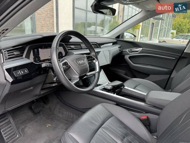 Ауди E-Tron 2020 в Тернополе на Automoto.ua Серый Ауди E-Tron, объемом двигателя 0 л и пробегом 126 тыс. км за 23900 $, фото 64 на Automoto.ua