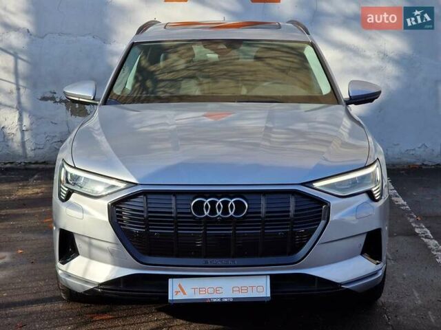 Серый Ауди E-Tron, объемом двигателя 0 л и пробегом 12 тыс. км за 31990 $, фото 3 на Automoto.ua