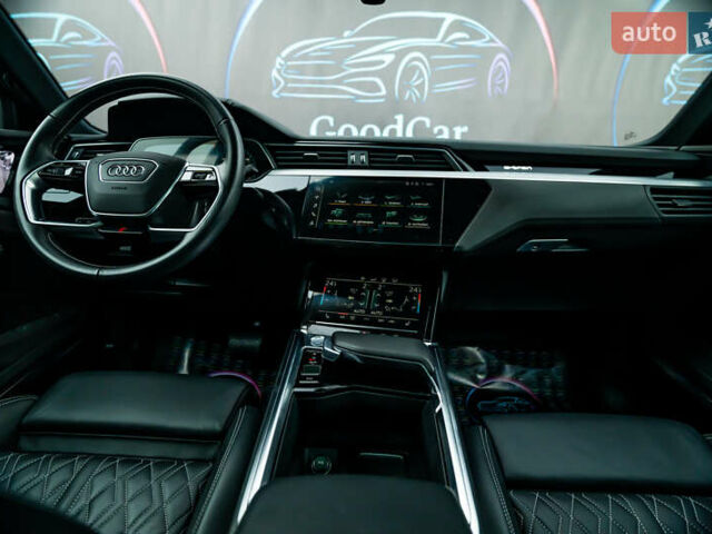 Сірий Ауді E-Tron, об'ємом двигуна 0 л та пробігом 82 тис. км за 39888 $, фото 92 на Automoto.ua
