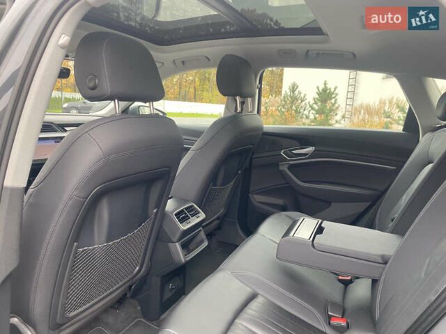 Ауди E-Tron 2020 в Луцке на Automoto.ua Серый Ауди E-Tron, объемом двигателя 0 л и пробегом 128 тыс. км за 25000 $, фото 28 на Automoto.ua