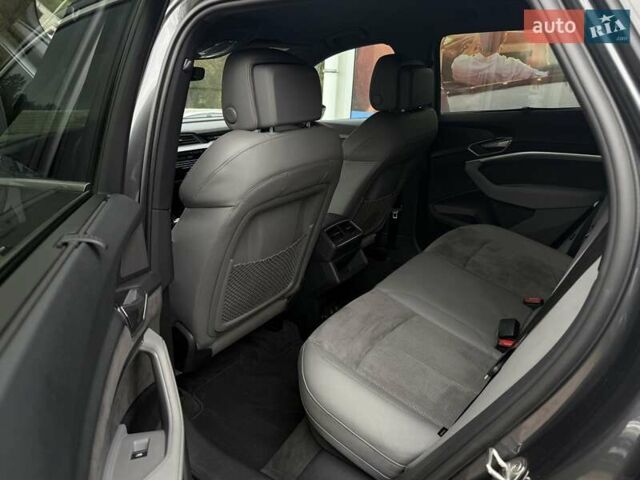 Сірий Ауді E-Tron, об'ємом двигуна 0 л та пробігом 77 тис. км за 37000 $, фото 19 на Automoto.ua