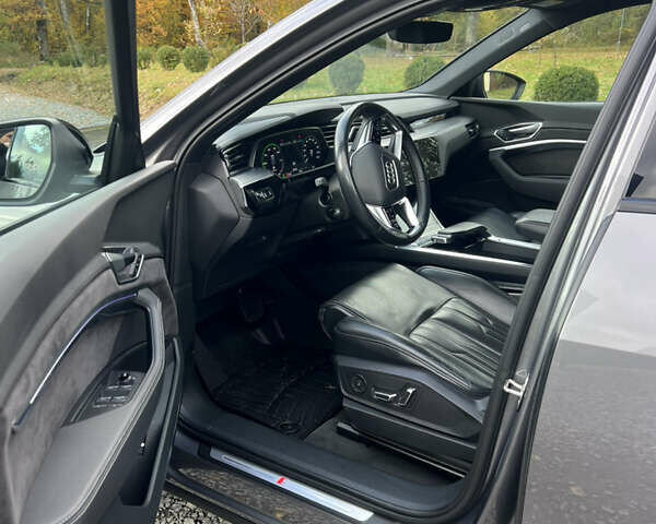 Серый Ауди E-Tron, объемом двигателя 0 л и пробегом 119 тыс. км за 35000 $, фото 10 на Automoto.ua