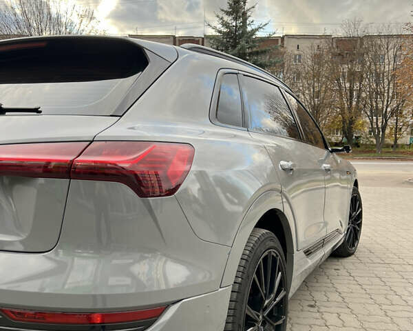 Ауди E-Tron 2020 в Луцке на Automoto.ua Серый Ауди E-Tron, объемом двигателя 0 л и пробегом 104 тыс. км за 33000 $, фото 17 на Automoto.ua