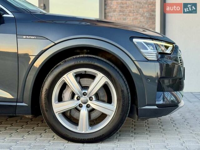 Серый Ауди E-Tron, объемом двигателя 0 л и пробегом 97 тыс. км за 21900 $, фото 35 на Automoto.ua