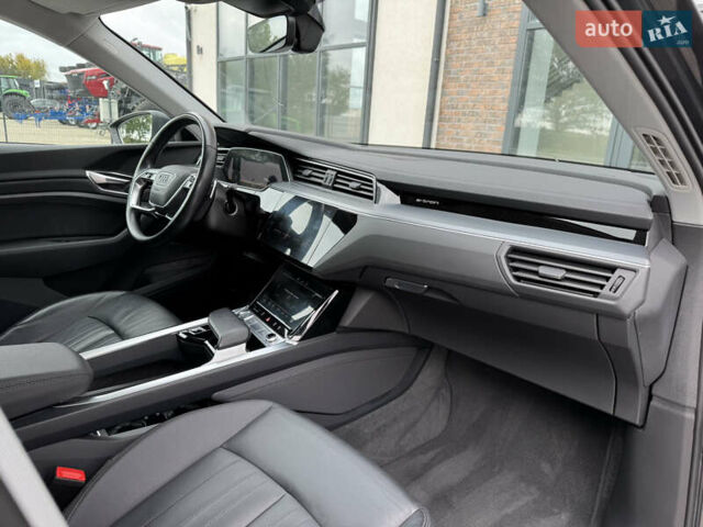 Ауди E-Tron 2020 в Тернополе на Automoto.ua Серый Ауди E-Tron, объемом двигателя 0 л и пробегом 126 тыс. км за 23900 $, фото 50 на Automoto.ua