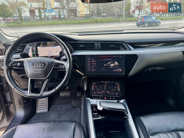 Сірий Ауді E-Tron, об'ємом двигуна 0 л та пробігом 143 тис. км за 27900 $, фото 55 на Automoto.ua