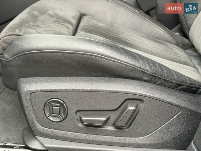 Серый Ауди E-Tron, объемом двигателя 0 л и пробегом 90 тыс. км за 34490 $, фото 13 на Automoto.ua