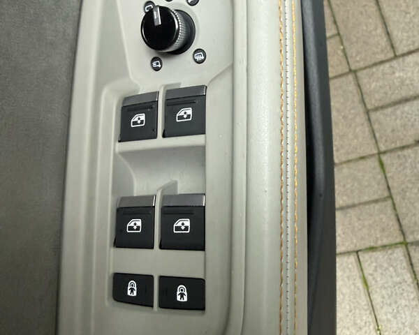 Ауди E-Tron 2020 в Киеве на Automoto.ua Серый Ауди E-Tron, объемом двигателя 0 л и пробегом 71 тыс. км за 35300 $, фото 17 на Automoto.ua