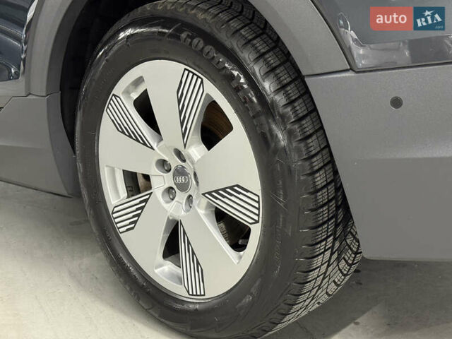 Серый Ауди E-Tron, объемом двигателя 0 л и пробегом 207 тыс. км за 20000 $, фото 18 на Automoto.ua