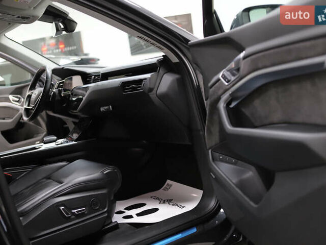Сірий Ауді E-Tron, об'ємом двигуна 0 л та пробігом 140 тис. км за 23800 $, фото 104 на Automoto.ua