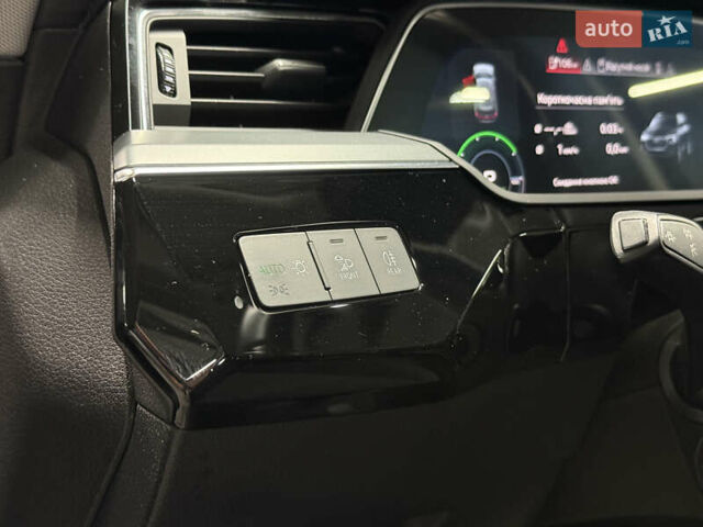 Серый Ауди E-Tron, объемом двигателя 0 л и пробегом 207 тыс. км за 20000 $, фото 59 на Automoto.ua