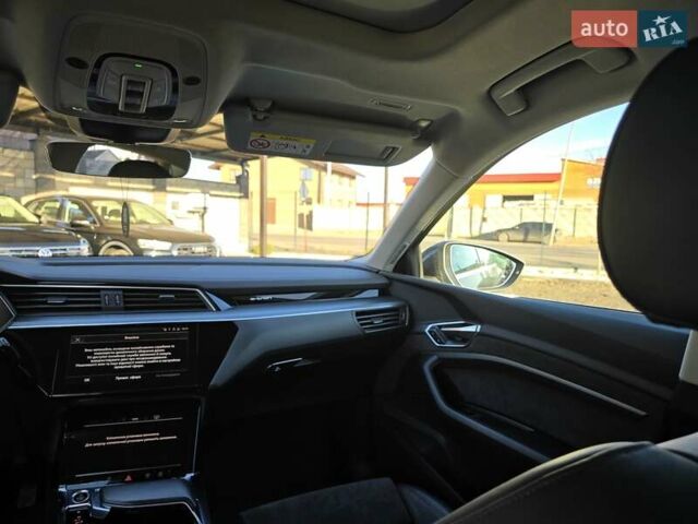 Серый Ауди E-Tron, объемом двигателя 0 л и пробегом 99 тыс. км за 31990 $, фото 95 на Automoto.ua