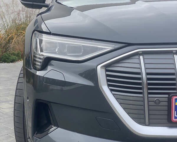 Ауди E-Tron 2020 в Луцке на Automoto.ua Серый Ауди E-Tron, объемом двигателя 0 л и пробегом 128 тыс. км за 25000 $, фото 15 на Automoto.ua