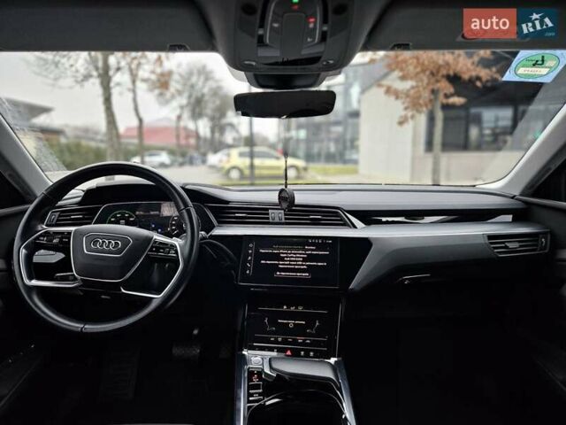 Серый Ауди E-Tron, объемом двигателя 0 л и пробегом 112 тыс. км за 27600 $, фото 10 на Automoto.ua
