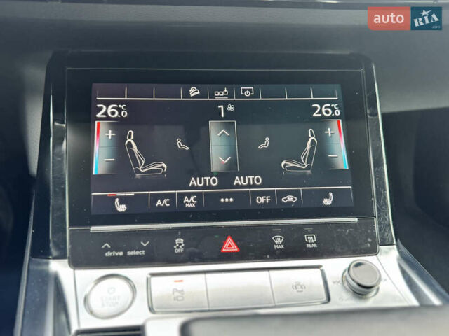 Серый Ауди E-Tron, объемом двигателя 0 л и пробегом 150 тыс. км за 25500 $, фото 14 на Automoto.ua