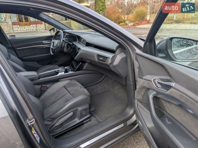 Серый Ауди E-Tron, объемом двигателя 0 л и пробегом 82 тыс. км за 32500 $, фото 12 на Automoto.ua