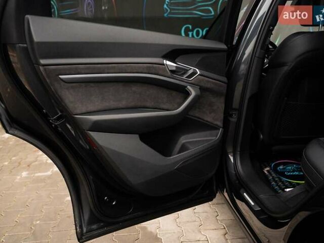 Сірий Ауді E-Tron, об'ємом двигуна 0 л та пробігом 154 тис. км за 25900 $, фото 59 на Automoto.ua