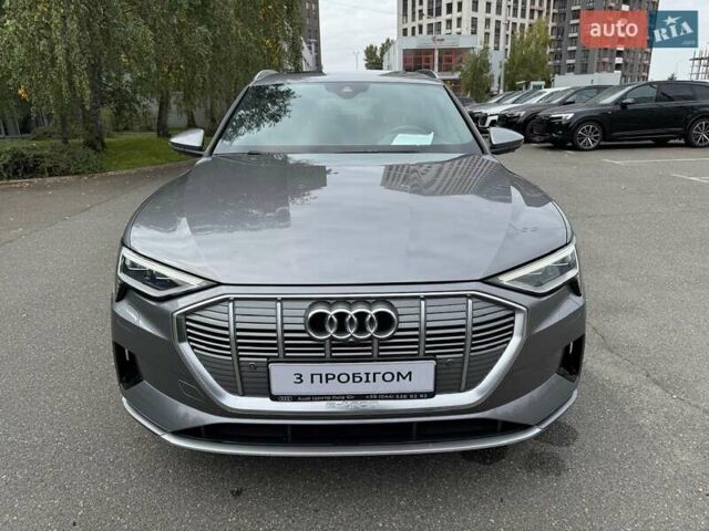 Серый Ауди E-Tron, объемом двигателя 0 л и пробегом 58 тыс. км за 37000 $, фото 2 на Automoto.ua