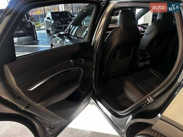 Серый Ауди E-Tron, объемом двигателя 0 л и пробегом 53 тыс. км за 37900 $, фото 28 на Automoto.ua