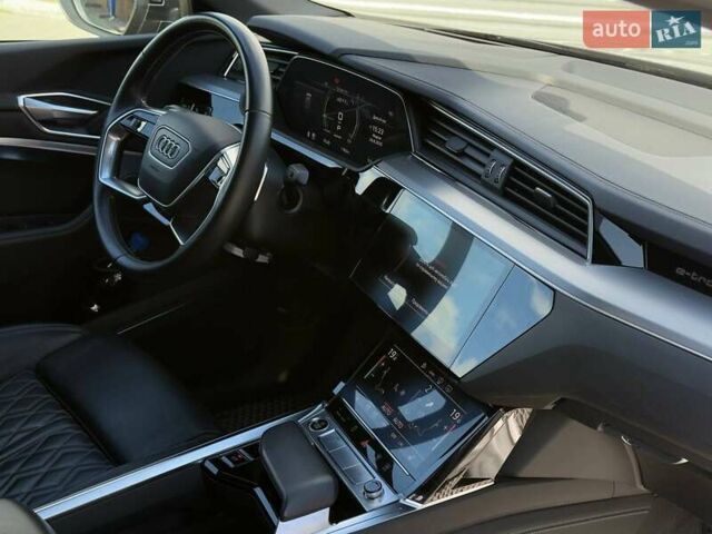 Сірий Ауді E-Tron, об'ємом двигуна 0 л та пробігом 54 тис. км за 47000 $, фото 13 на Automoto.ua