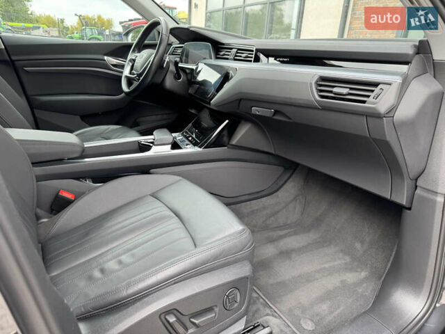 Ауди E-Tron 2020 в Тернополе на Automoto.ua Серый Ауди E-Tron, объемом двигателя 0 л и пробегом 126 тыс. км за 23900 $, фото 4 на Automoto.ua