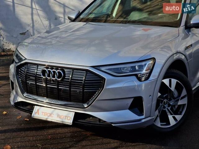 Серый Ауди E-Tron, объемом двигателя 0 л и пробегом 12 тыс. км за 31990 $, фото 11 на Automoto.ua