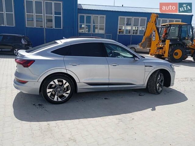 Серый Ауди E-Tron, объемом двигателя 0 л и пробегом 70 тыс. км за 38000 $, фото 4 на Automoto.ua