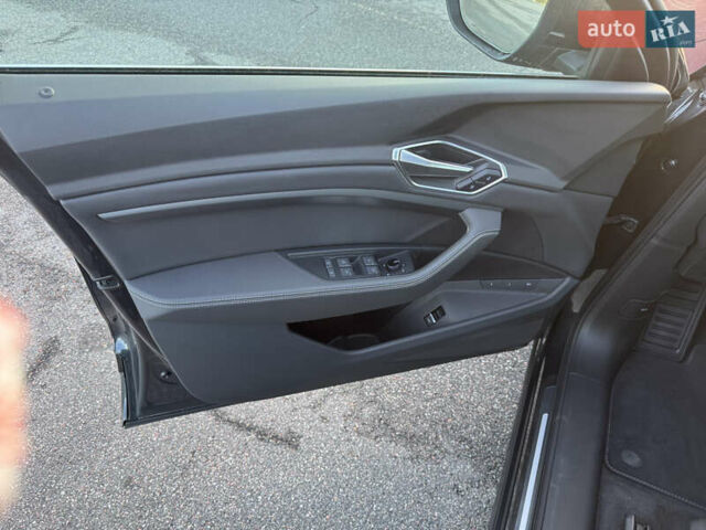 Серый Ауди E-Tron, объемом двигателя 0 л и пробегом 169 тыс. км за 26000 $, фото 8 на Automoto.ua