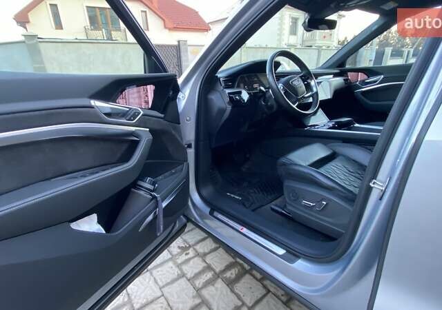 Серый Ауди E-Tron, объемом двигателя 0 л и пробегом 93 тыс. км за 39500 $, фото 19 на Automoto.ua