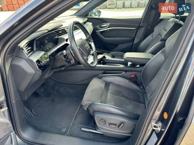 Серый Ауди E-Tron, объемом двигателя 0 л и пробегом 119 тыс. км за 33500 $, фото 20 на Automoto.ua