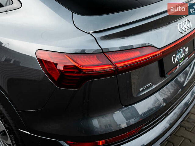 Сірий Ауді E-Tron, об'ємом двигуна 0 л та пробігом 82 тис. км за 39888 $, фото 47 на Automoto.ua