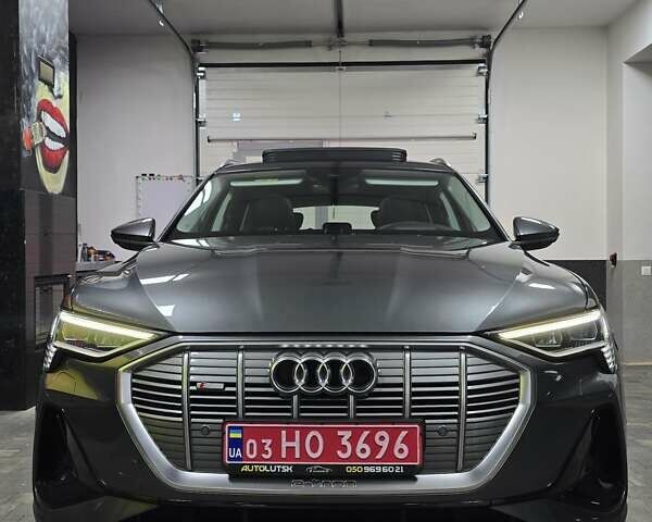 Серый Ауди E-Tron, объемом двигателя 0 л и пробегом 99 тыс. км за 31990 $, фото 50 на Automoto.ua