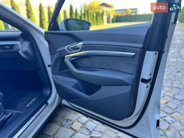Сірий Ауді E-Tron, об'ємом двигуна 0 л та пробігом 105 тис. км за 34000 $, фото 27 на Automoto.ua