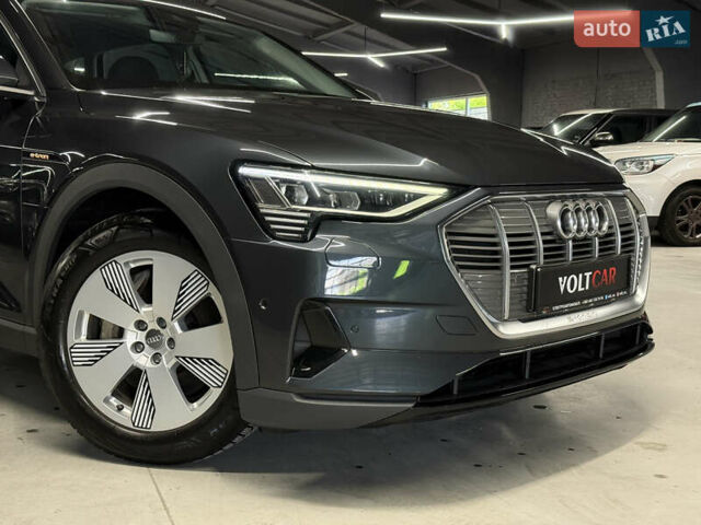 Серый Ауди E-Tron, объемом двигателя 0 л и пробегом 207 тыс. км за 20000 $, фото 2 на Automoto.ua