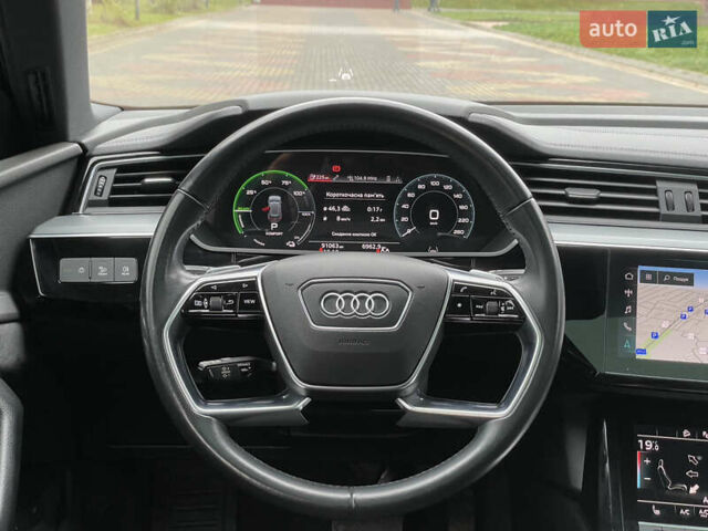 Серый Ауди E-Tron, объемом двигателя 0 л и пробегом 90 тыс. км за 34490 $, фото 24 на Automoto.ua