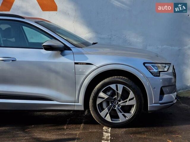 Серый Ауди E-Tron, объемом двигателя 0 л и пробегом 12 тыс. км за 31990 $, фото 19 на Automoto.ua