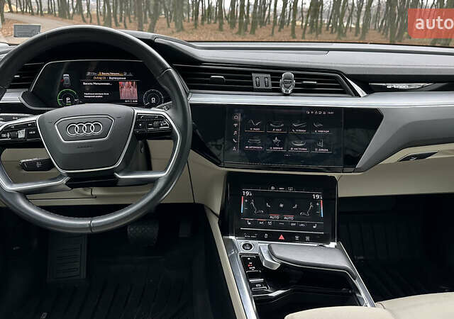Сірий Ауді E-Tron, об'ємом двигуна 0 л та пробігом 83 тис. км за 29700 $, фото 21 на Automoto.ua