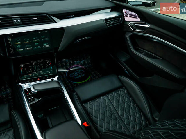 Сірий Ауді E-Tron, об'ємом двигуна 0 л та пробігом 82 тис. км за 39888 $, фото 91 на Automoto.ua