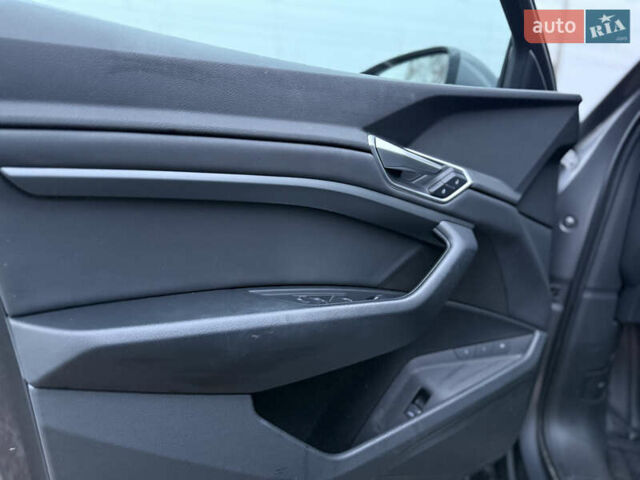 Ауди E-Tron 2020 в Житомире на Automoto.ua Серый Ауди E-Tron, объемом двигателя 0 л и пробегом 169 тыс. км за 22899 $, фото 22 на Automoto.ua