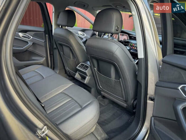 Сірий Ауді E-Tron, об'ємом двигуна 0 л та пробігом 170 тис. км за 25600 $, фото 7 на Automoto.ua
