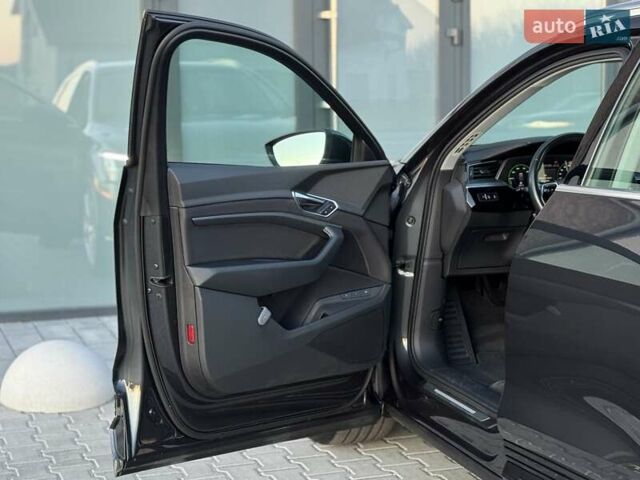 Серый Ауди E-Tron, объемом двигателя 0 л и пробегом 97 тыс. км за 21900 $, фото 38 на Automoto.ua