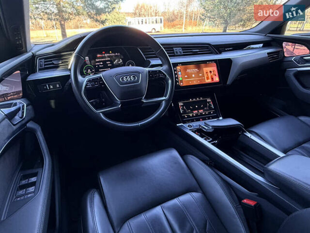 Серый Ауди E-Tron, объемом двигателя 0 л и пробегом 117 тыс. км за 28990 $, фото 15 на Automoto.ua