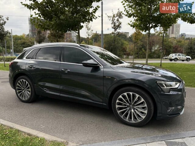 Ауді E-Tron 2020 у Дніпро (Дніпропетровську) на Automoto.ua Сірий Ауді E-Tron, об'ємом двигуна 0 л та пробігом 113 тис. км за 26900 $, фото 8 на Automoto.ua