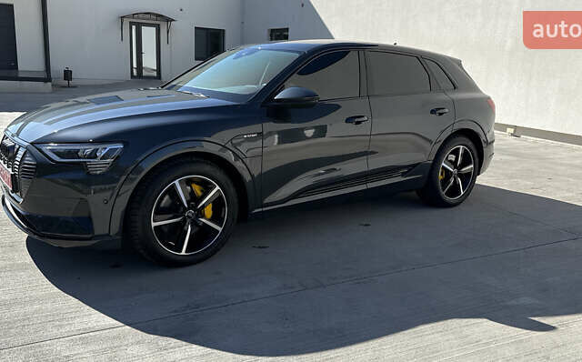 Серый Ауди E-Tron, объемом двигателя 0 л и пробегом 84 тыс. км за 33000 $, фото 1 на Automoto.ua