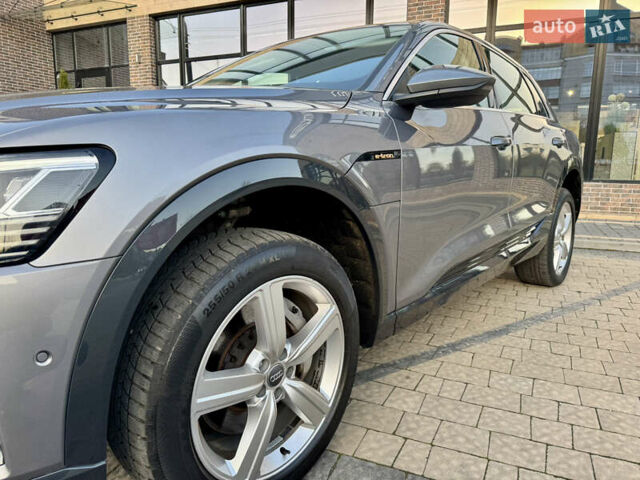 Сірий Ауді E-Tron, об'ємом двигуна 0 л та пробігом 143 тис. км за 27900 $, фото 29 на Automoto.ua