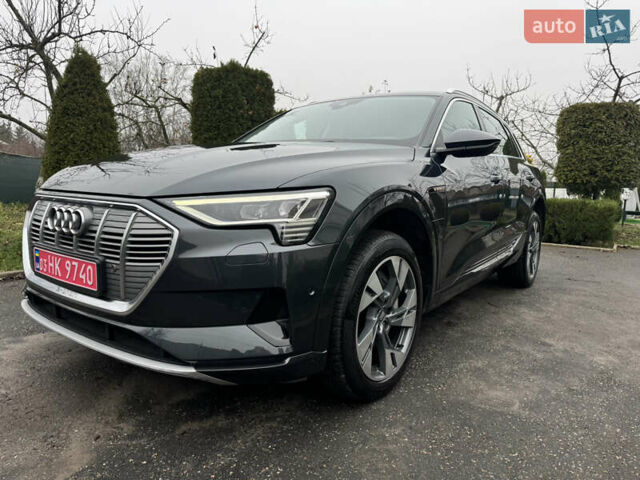 Серый Ауди E-Tron, объемом двигателя 0 л и пробегом 150 тыс. км за 23800 $, фото 1 на Automoto.ua