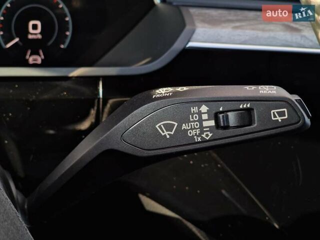 Серый Ауди E-Tron, объемом двигателя 0 л и пробегом 12 тыс. км за 31990 $, фото 71 на Automoto.ua