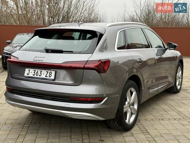 Сірий Ауді E-Tron, об'ємом двигуна 0 л та пробігом 110 тис. км за 28999 $, фото 3 на Automoto.ua