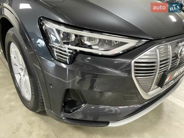 Серый Ауди E-Tron, объемом двигателя 0 л и пробегом 120 тыс. км за 28700 $, фото 80 на Automoto.ua